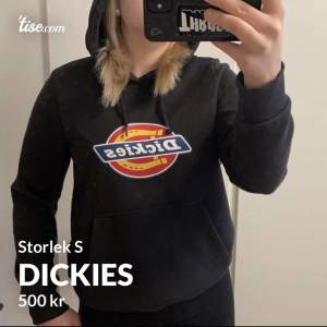 Dickies hoodie använd 1 gång, storlek S säljer för 450 + frakt, 😇