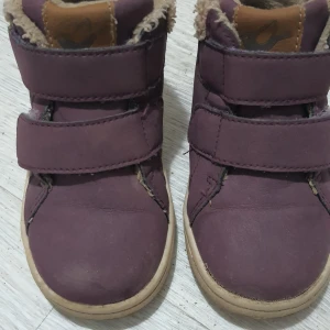 Halvhöga boots  - Dessa användes några gångar och i väldigt bra skick.