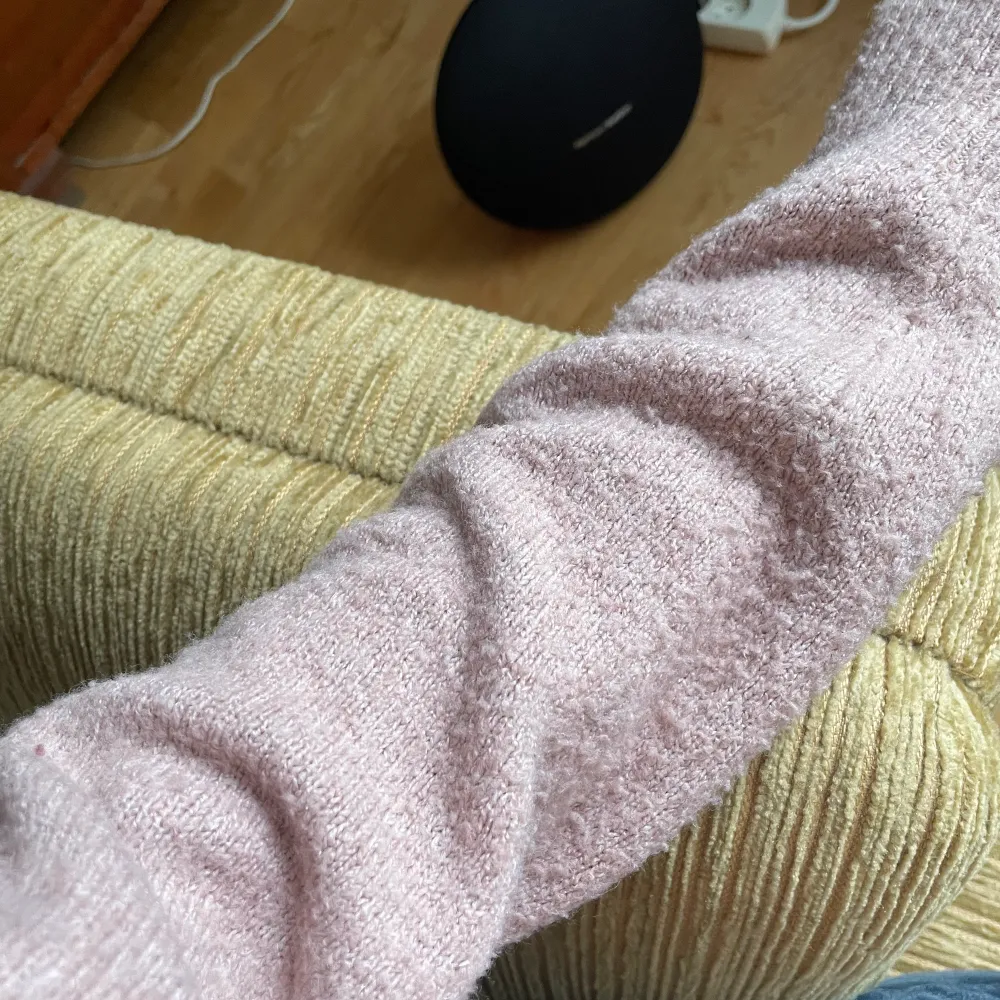 Rosa fin stickad tröja från HM, storlek S. Tröjor & Koftor.