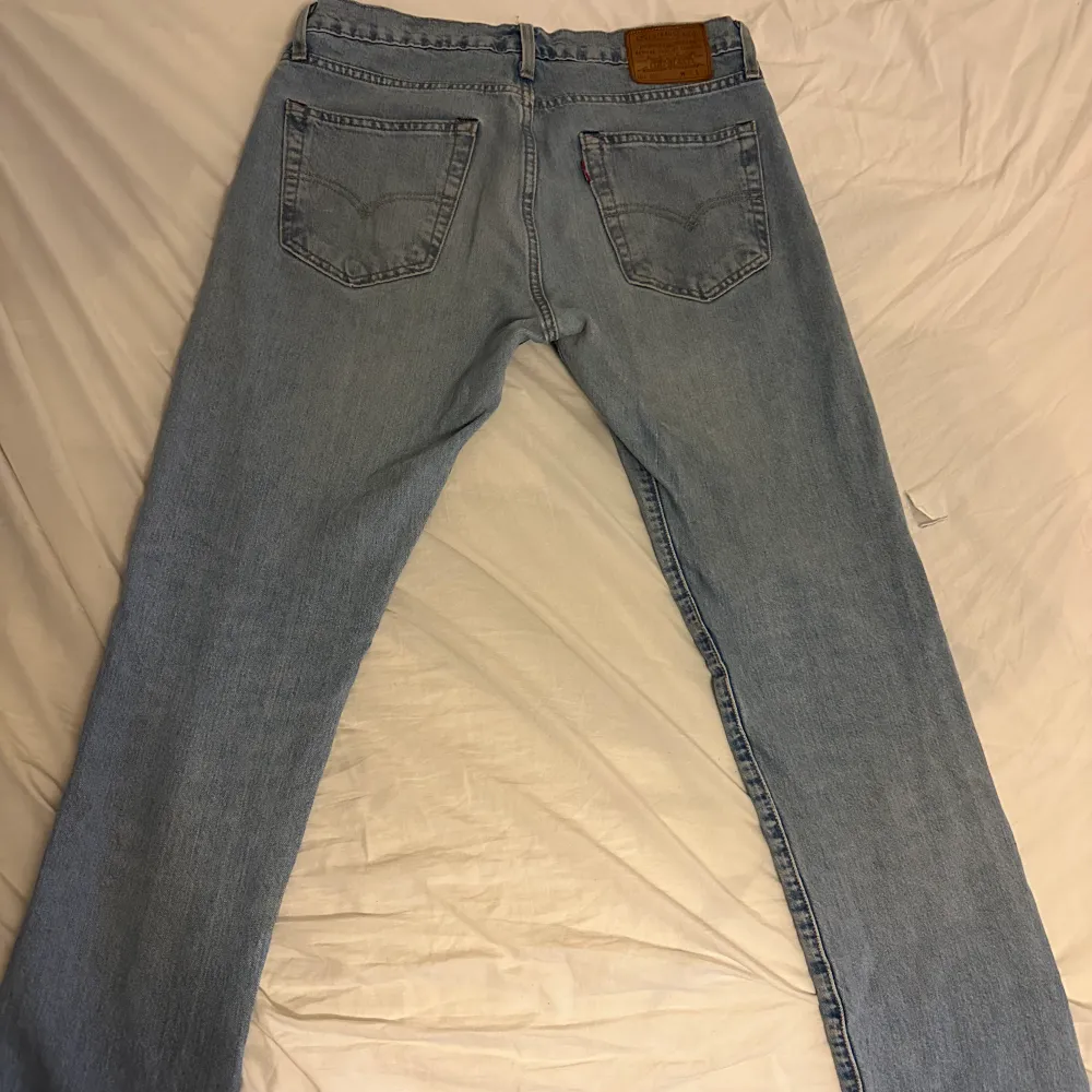 Levis jeans i riktigt bra skick Strl W32 L34. Jeans & Byxor.