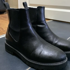 Finskor  - Ett par lite finare skor, fint skick! 