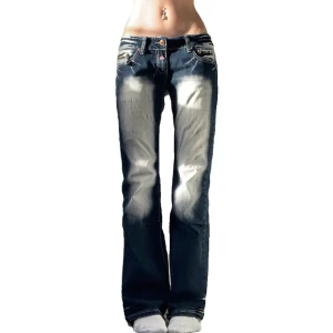 As fräna jeans - Jeans med as snygg wash och coola detaljer!  43cm i midjan ( mätt rakt över) och 83cm i innerbenslängd 