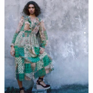 Långklänning - Så fin långklänning från zara, som ny då den bara är använd två gånger. Storlek Xs men passar nog S också då den är stretchig❤️