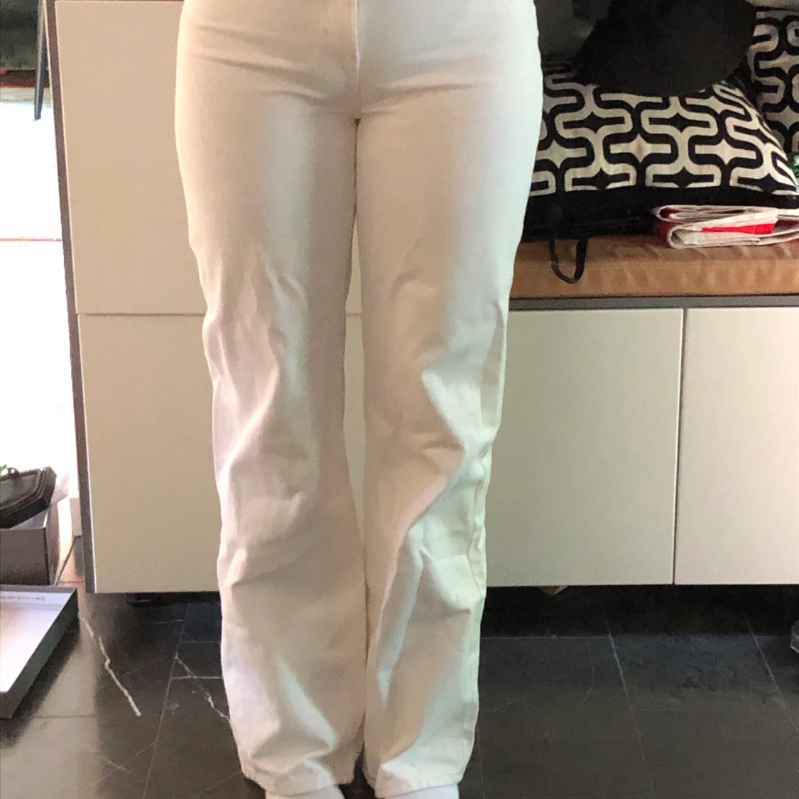 Vita/cream jeans från h&m  - 90