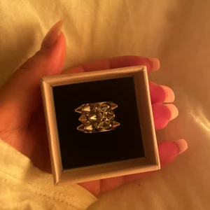 Edblad ring - Populär ring från Edblad köpt för 350. Inga defekter, helt i nyskick. Skickas mot porto💕