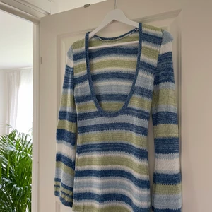 Stickad klänning - Aldrig använd, storlek M