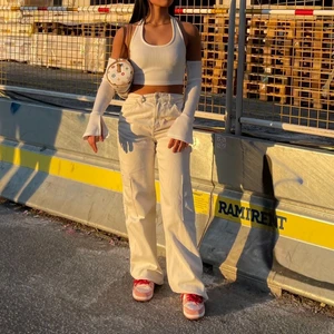 Gargos  - Ett par vargparet från hm i strl 34 nytt pris 249kr är 160cm lång i mycket bra skick🤍