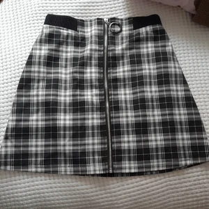 Rutig skjol - Rutig skjol med dragskeda