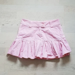 Rosa kjol - Sötaste vintage kjolen i så fin rosa färg, passar ca xs/s. Nyskick!💖55 kr💖 frakt 57 kr! 3 för 2 på min sida