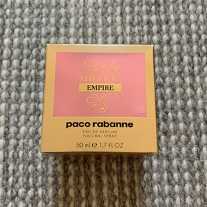 Lady million empire - Säljer denna parfym som jag har fått i present men tyvärr inte gillade. Endast provsprejad en gång så inte alls använd, nästintill nyskick. Köparen står för frakten