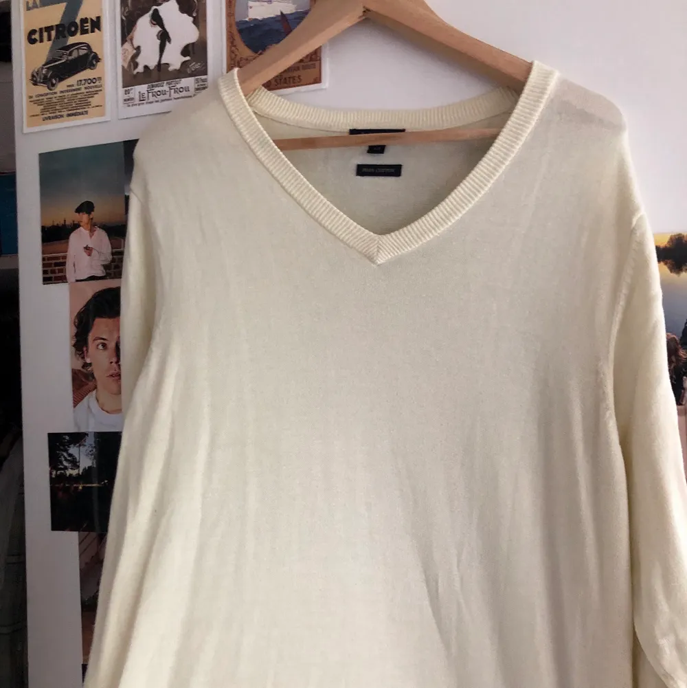 Gul super söt oversize tröja i storlek M, knappt använd ❣️. Tröjor & Koftor.