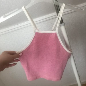 Topp - Sommar topp från #zara  Använd sparsamt bara till stranden! Jätte fin och söt men är inte min stil längre. Stretchiga i tyget och skönt! 