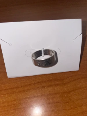 Silverring med borstad touch - Fin ring i storlek M, Funkar bra till allt och är helt oanvänd