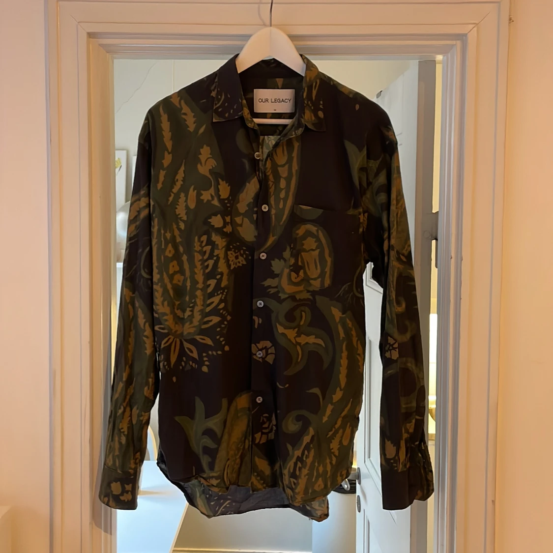 Our Legacy skjorta i bra skick
