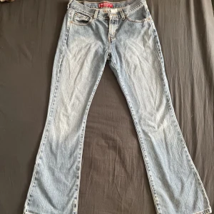 Levis 515 bootcut  - Levis 515 bootcut, Low rise sisådär storlek 38. 