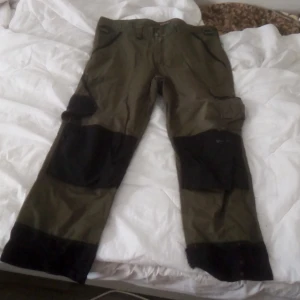 Arbetsbyxor  - Arbetsbyxor från Blåkläder i storlek 108 