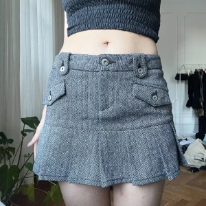 minikjol miniskirt - storlek S. möts i stockholm eller fraktar