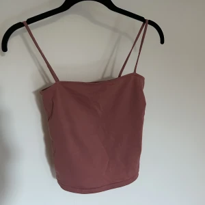 linne - Linne som ej kommer till användning. ’Färgen är ljusare i verkligheten’. Passar xs/s. Jag har använt den som tajt kjol☺️ Skriv för fler bilder💓