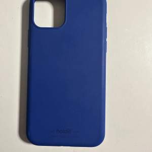 Mobilskal holdit royal blue till iphone 11 pro, aldrig använt, köparen står för frakt. Köpt för 199kr.