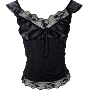 Vintage blus - Kommer säljas på jealoussecondhand.com💕 Följ oss på tiktok @jealous_secondhand eller få mejl med nyheter och datum genom att skriva in din mejl på hemsidan🫶