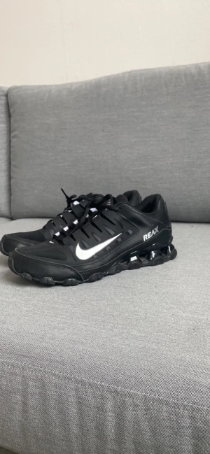 Nike Reax 8 TR - Knappt använt dem, super sköna