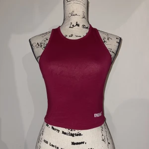 Gymshark 🦈 croppad linne - Croppat linne!  Använt några gånger!  I väldigt bra skick!