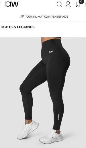 Träningstights - Träningstights från ICANIWILL. Supper snygga med scrunch i bak. Modellen heter scrunch tights black wmn.