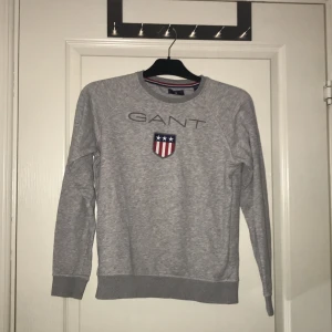 GANT TRÖJA - Säljer min GANT tröja då den har blivit för liten.  Storlek XS/S Nyskick 10/10 