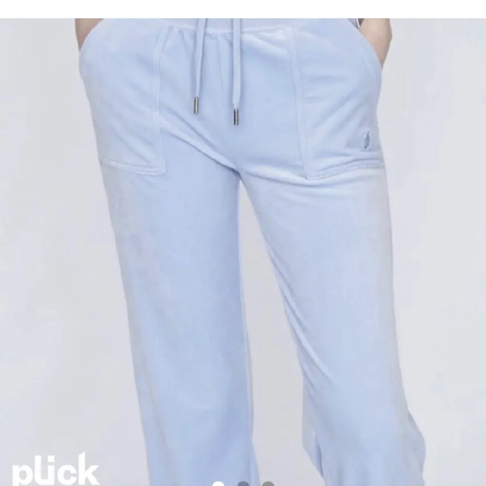 Söker kan även bytas ut mot svarta eller rosa byxor storlek xs eller 158-164💗. Jeans & Byxor.