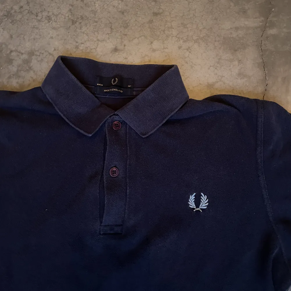 Piketröja från fred perry storlek M. 3 FÖR 2 ALLA PRODUKTER på sidan. Betalar ej frakt och kan mötas upp i uppsala/stockholm.. Skjortor.