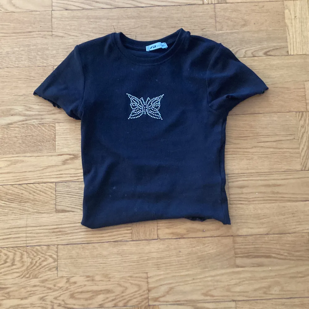 Y2K crop top med tryck från newyorker storlek XS. T-shirts.