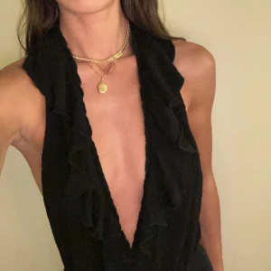 Body  - Body med volang, öppen rygg 