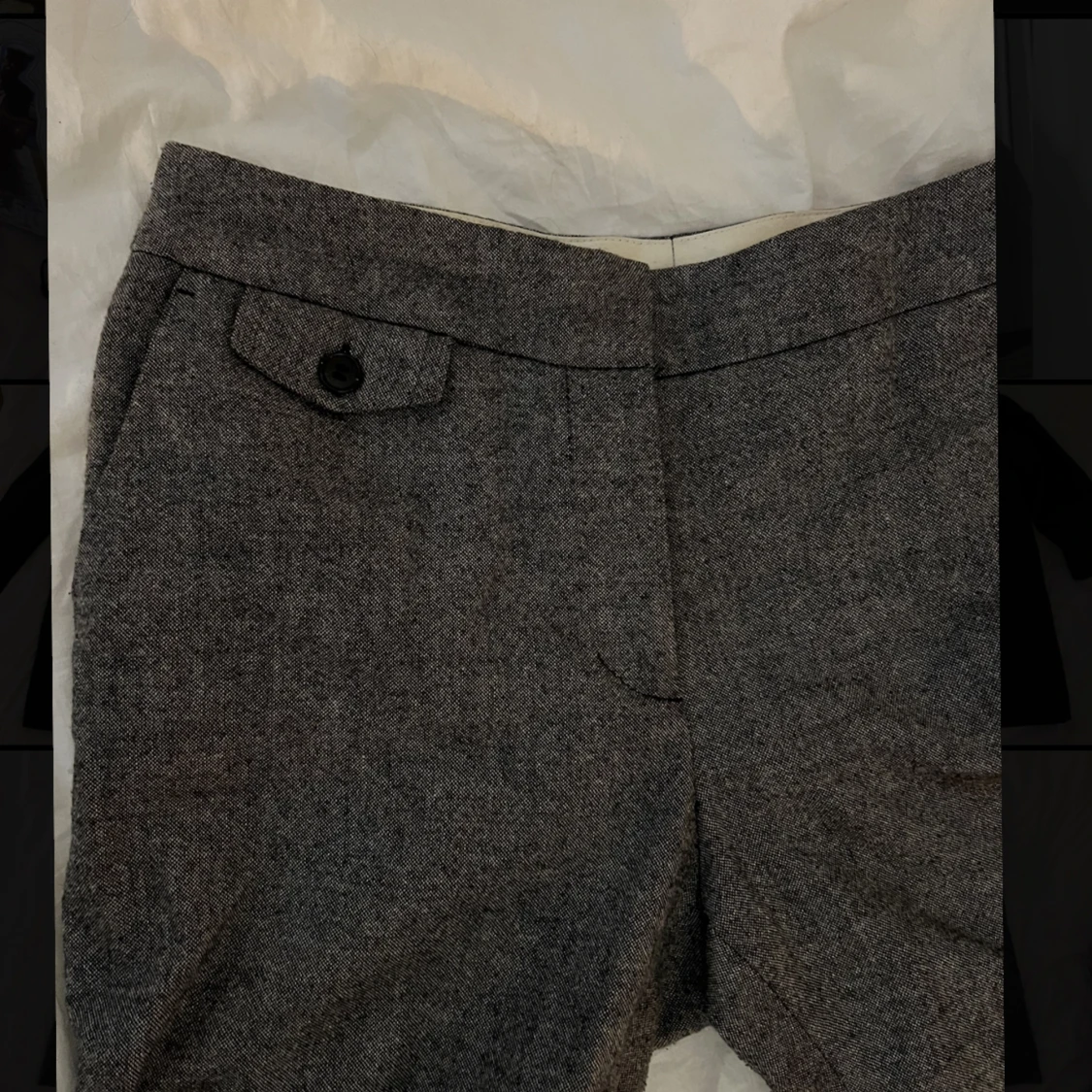 Gråa kostymbyxor  - 90