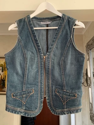 Jeansväst Kappahl st 40 - Jeansväst Kappahl st 40 Perfekt skick