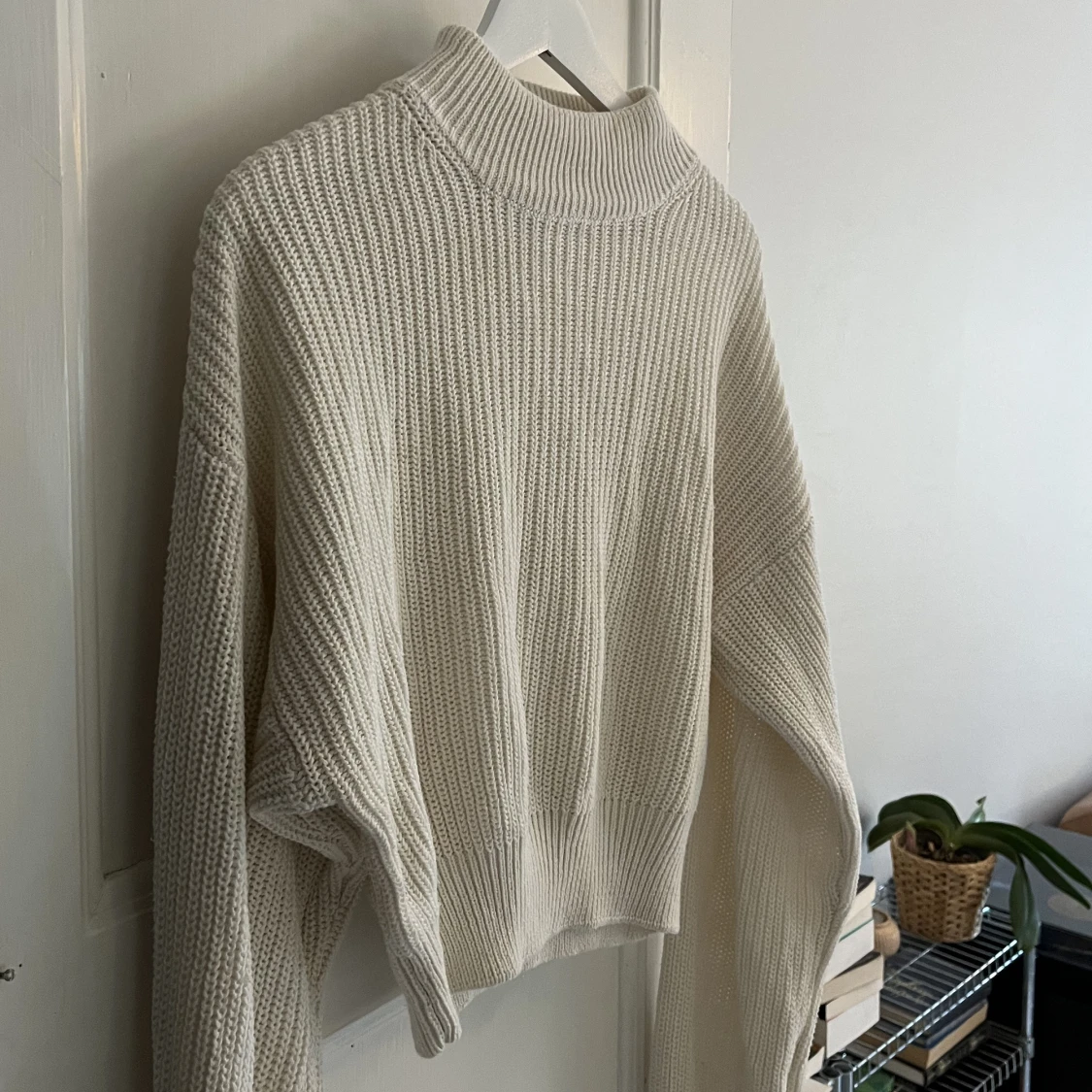 Vit stickad tröja croppad - 90