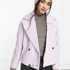 Vårjacka  - Nyskick använd 1 gång , strl 34 passar mig som brukar till mesta dels ha S i kläder ibland xs!  