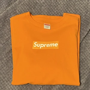 Supreme Box Logo  - Supreme Box Logo str M  Oanvänd  