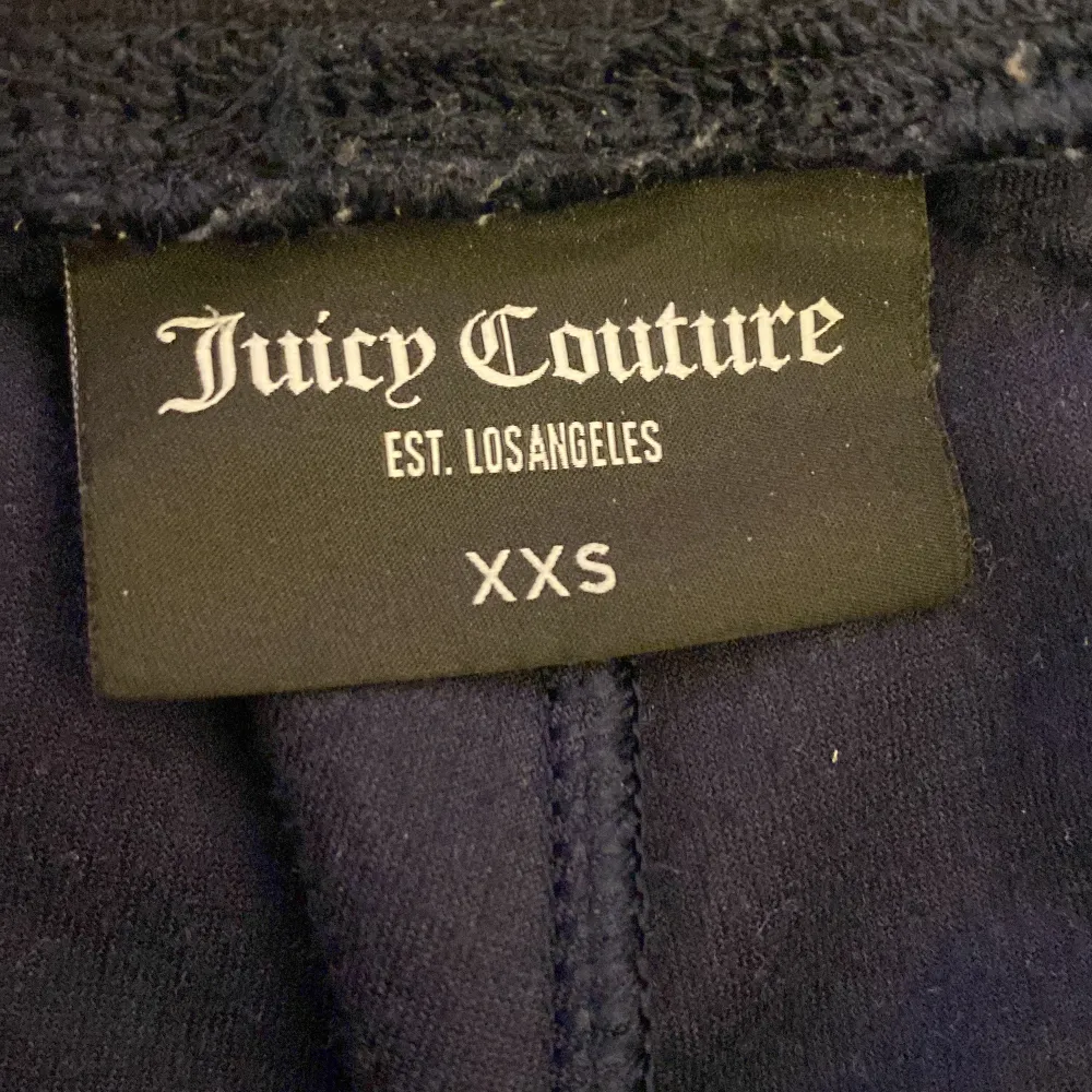 Dem har ingen skada eller fläck Är i storlek XXS men passar som Xs/S❤️. Jeans & Byxor.