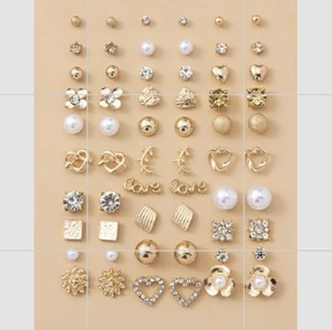 30 par örhängen - 50 kr för alla örhängen tillsammans plus frakt 23kr