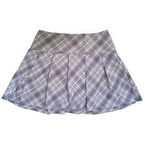 en grå, vit och ljusrosa rutig kort-kjol från h&m! aldrig använd 💖