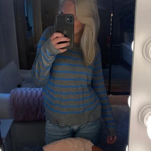 Storlek m - Fin randig tröja från zara. Använd sällan