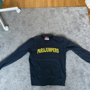 Parajumpes sweatshirt - Parajumper sweatshirt i storlek small. Orginalpris 1200kr. Inte använd mycket och i bra skick