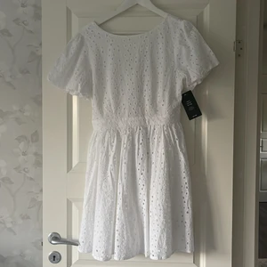 Klänning NAKD - Oanvänd klänning från NAKD, prislappen kvar.  