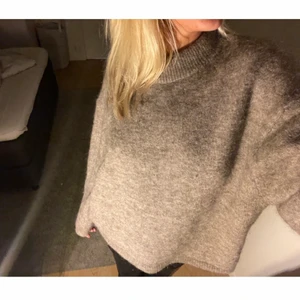 Stickad tröja  - Från hm, som ny använd 1 gång