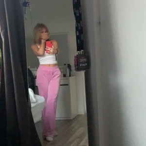 juicy couture byxor - fått dem som födelsedagspresent men fick inte till användning så mycket men ser använda ut, pris kan diskuteras