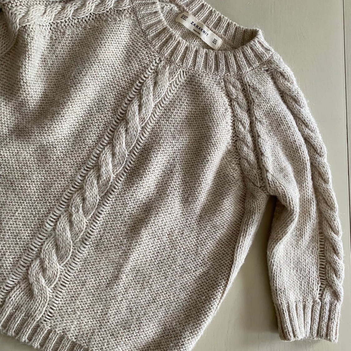 Stickad zara tröja