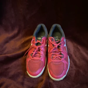 Skor - Ett par skor i fint skick💕