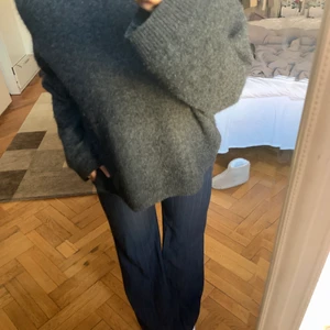Randiga byxor  - Svin snygga lågmidjade randiga byxor från pull and bear, lite små i storleken skulle jag påstå. Aldrig använda