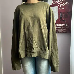 Size - L, Conditon - excellent, Style - Oversized, dark green sweatshirt 