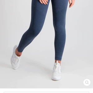 Aim’n tights  - Tights från Aim’n i storlek M. Det är tightsen på bild 1 men färgen är grå, se bild 2 & 3. 